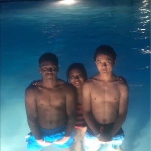 Meet your Posher, Desmond